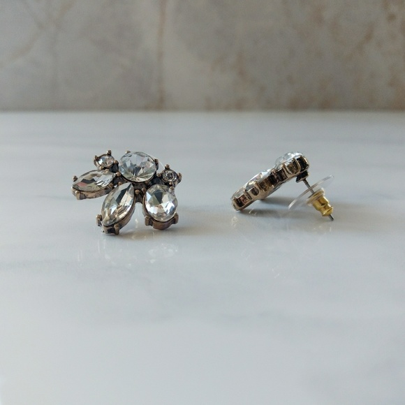 3/$25 Vintage Style Clear Crystal Earrings - Picture 6 of 7